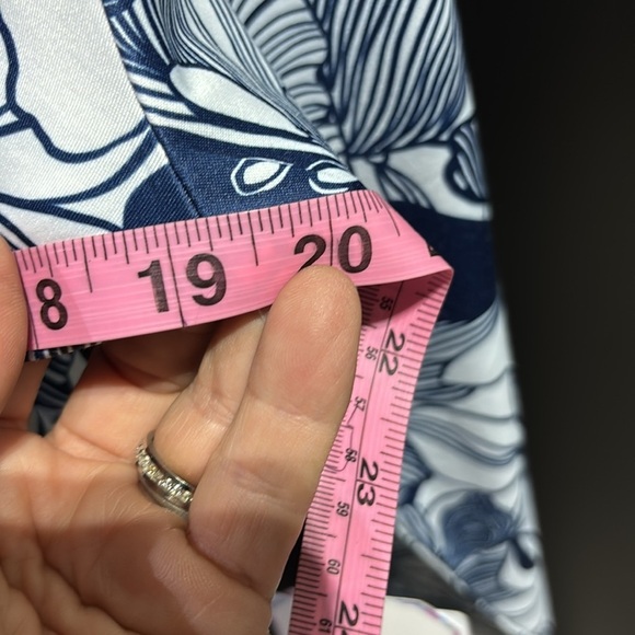 Stella Parker UPF 30+ sun protection,long sleeve tie up side ruching pattern top - Picture 10 of 11